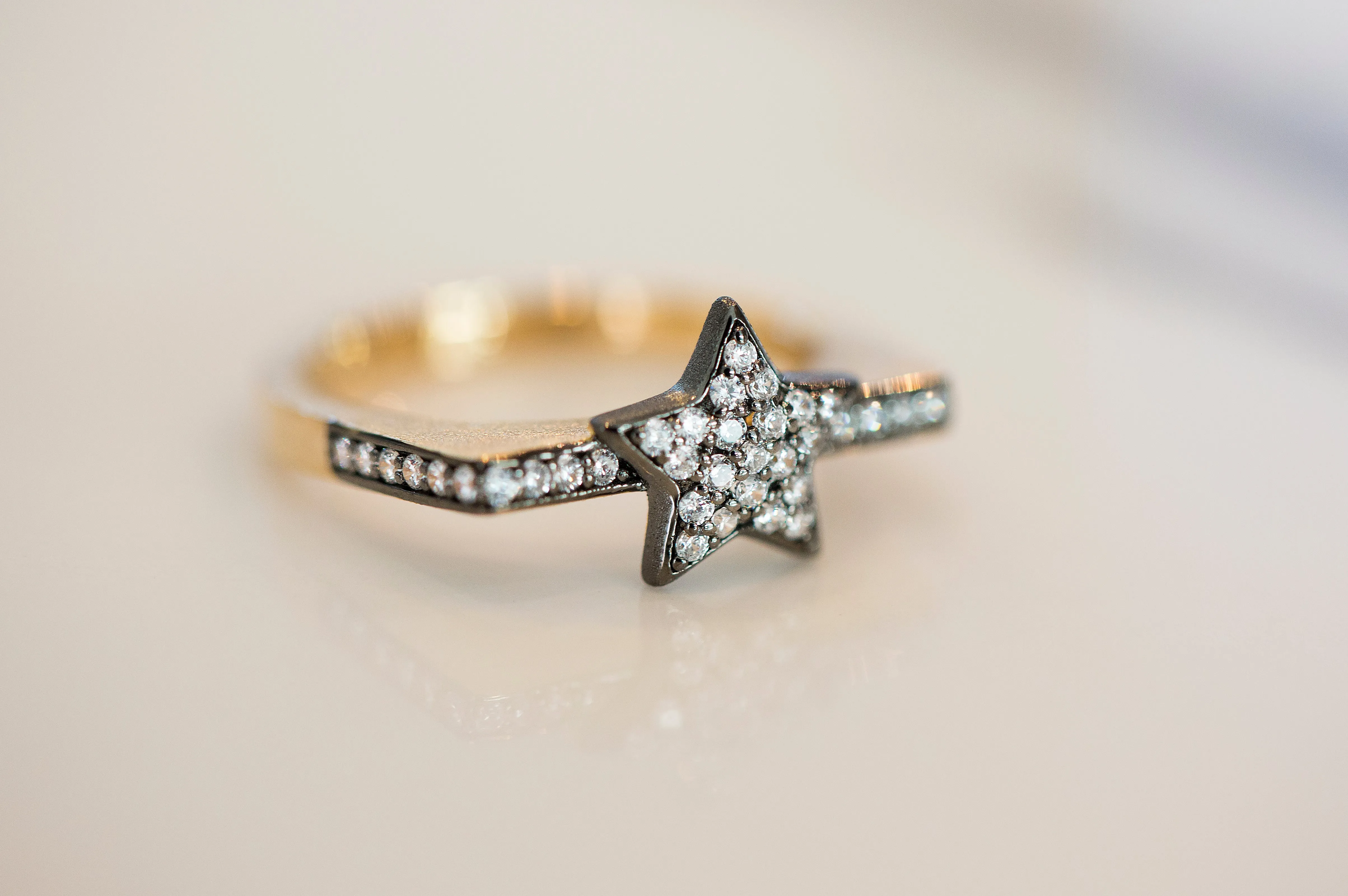 AMMANII Pavé Sparkling Studded Star Ring in Vermeil Gold