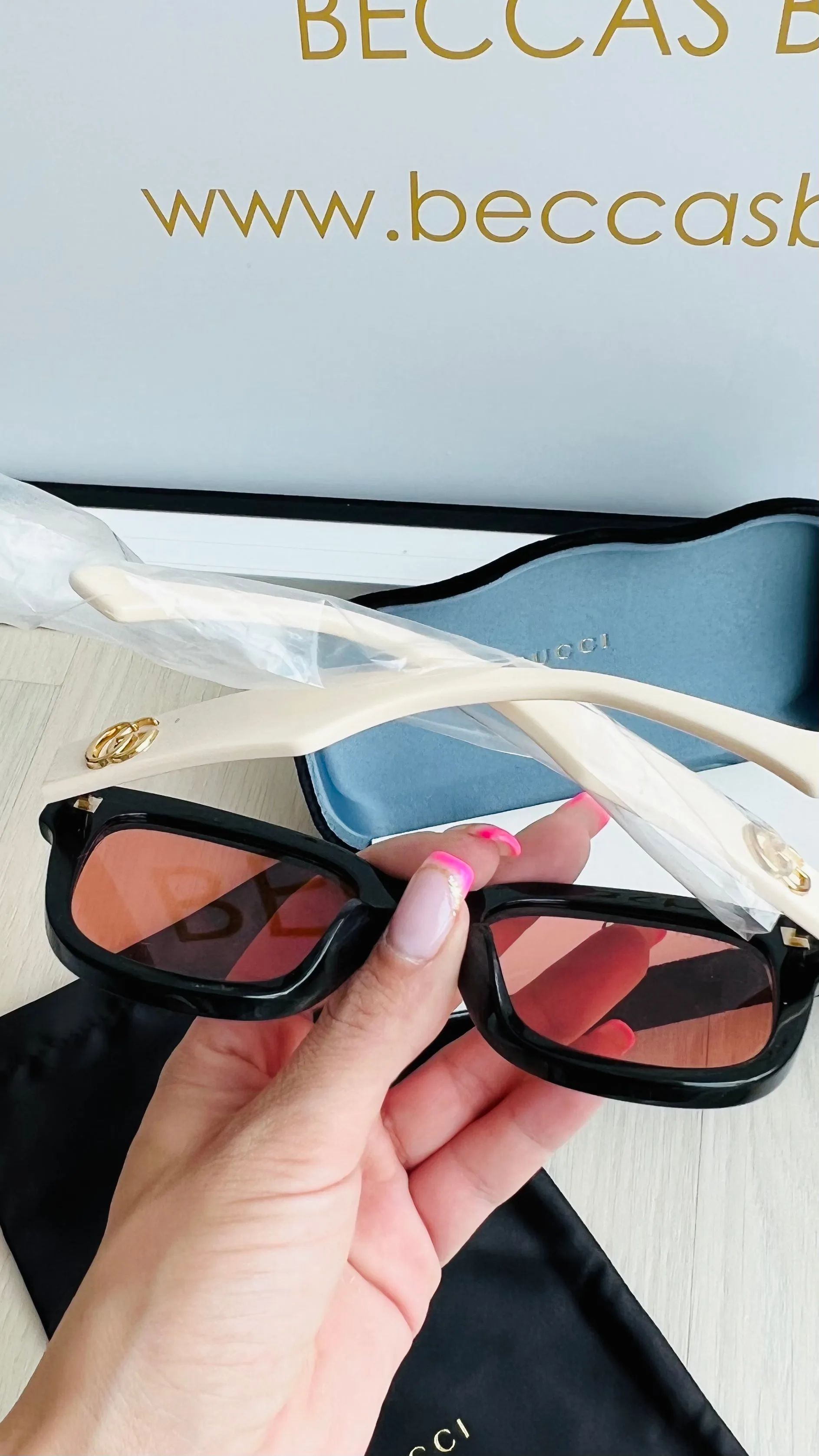 GUCCI Square Tinted Sunglasses