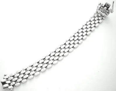 Iron Clay Silver Oval Link Bracelet