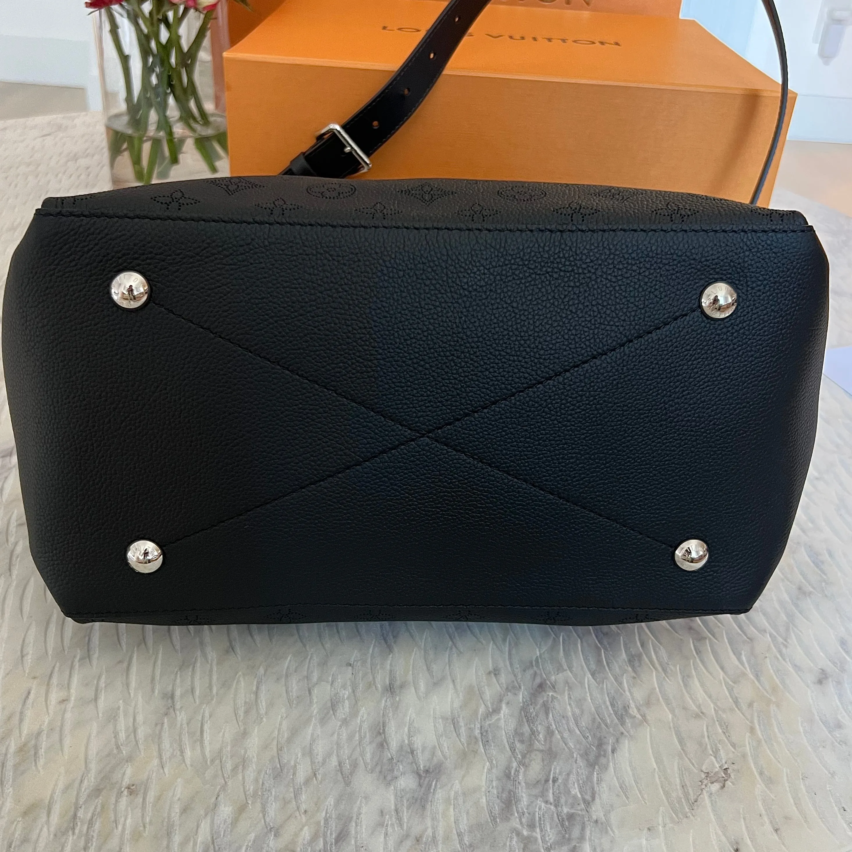 Louis Vuitton Hobo MM bag