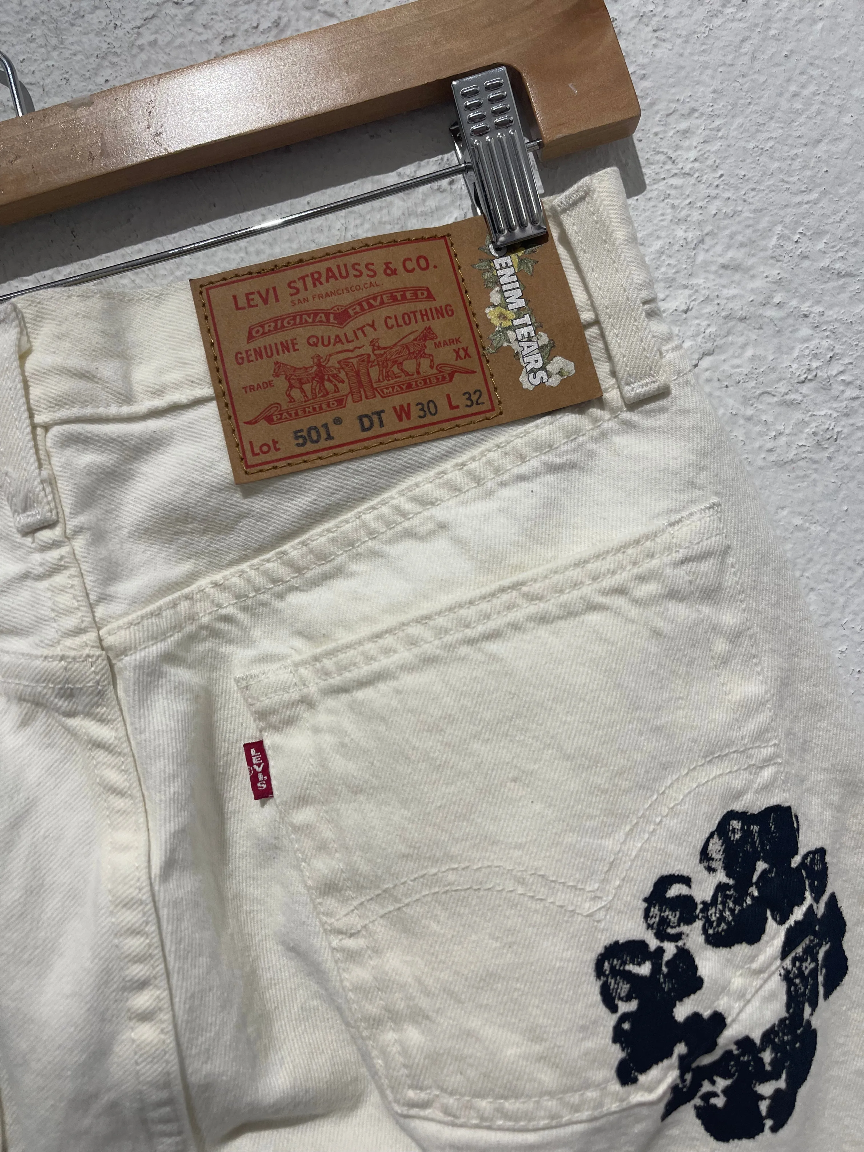 NEW Denim Tears x Levis Wreath Jeans - White/Black