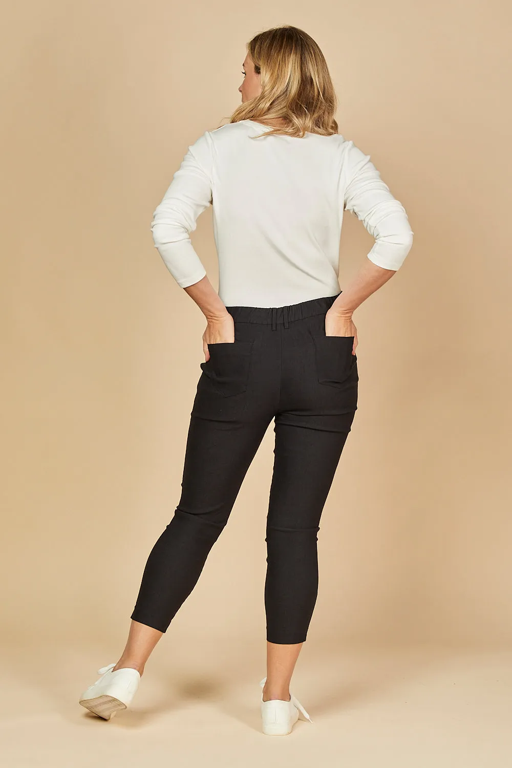 Ponte Straight Leg 7/8 Pant in Black